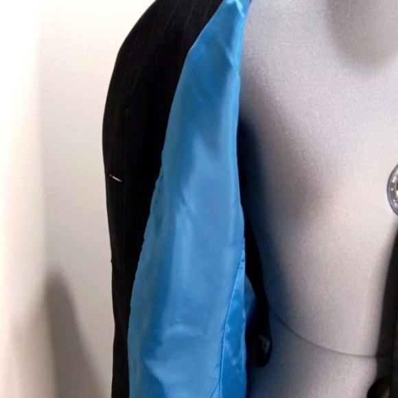 Jones Wear Suit. Sz 12 Black W/ Blue Pin Stripe Blazer, 3 button - Picture 9 of 11